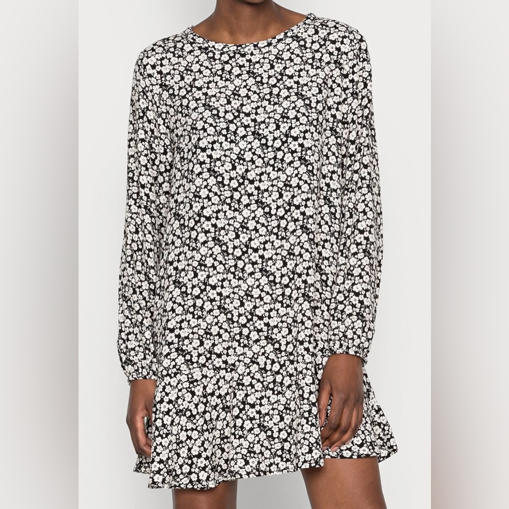 GAP 🍂 Fall floral, Black and White Dress